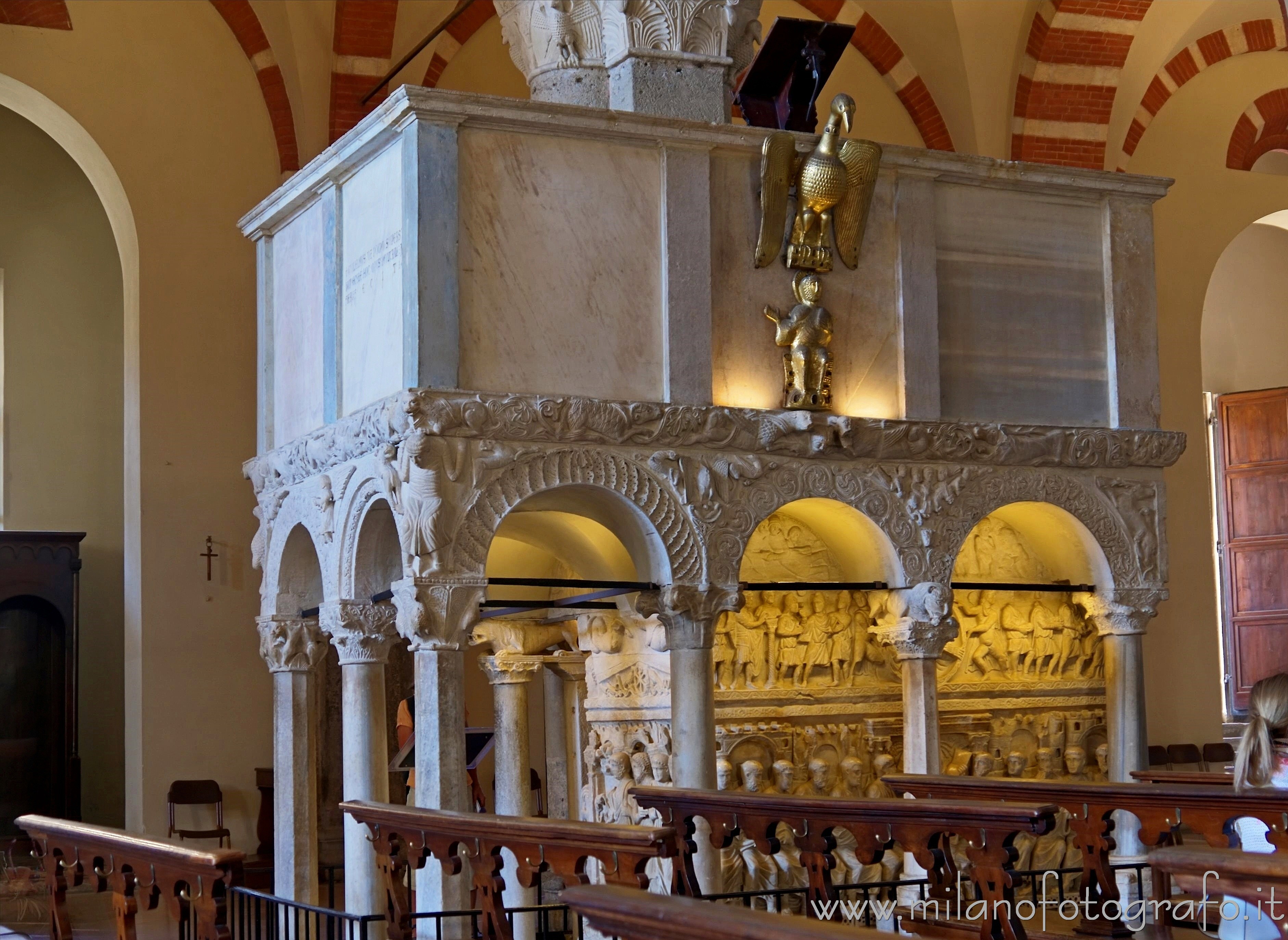 Milano - Pulpito della Basilica di Sant'Ambrogio